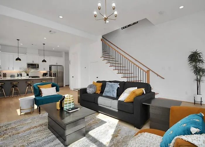 Blissful Getaway Home With Hot Tub & Backyard Near Downtown