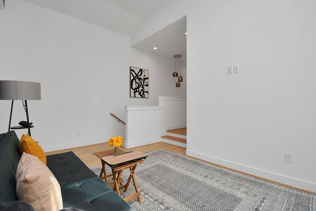 Casa vacanze Blissful Getaway With Hot Tub & Backyard Near Downtown Houston