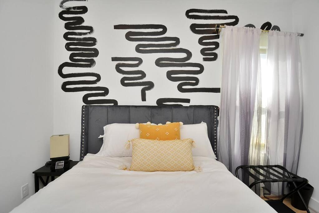 Casa vacanze Blissful Getaway With Hot Tub & Backyard Near Downtown *