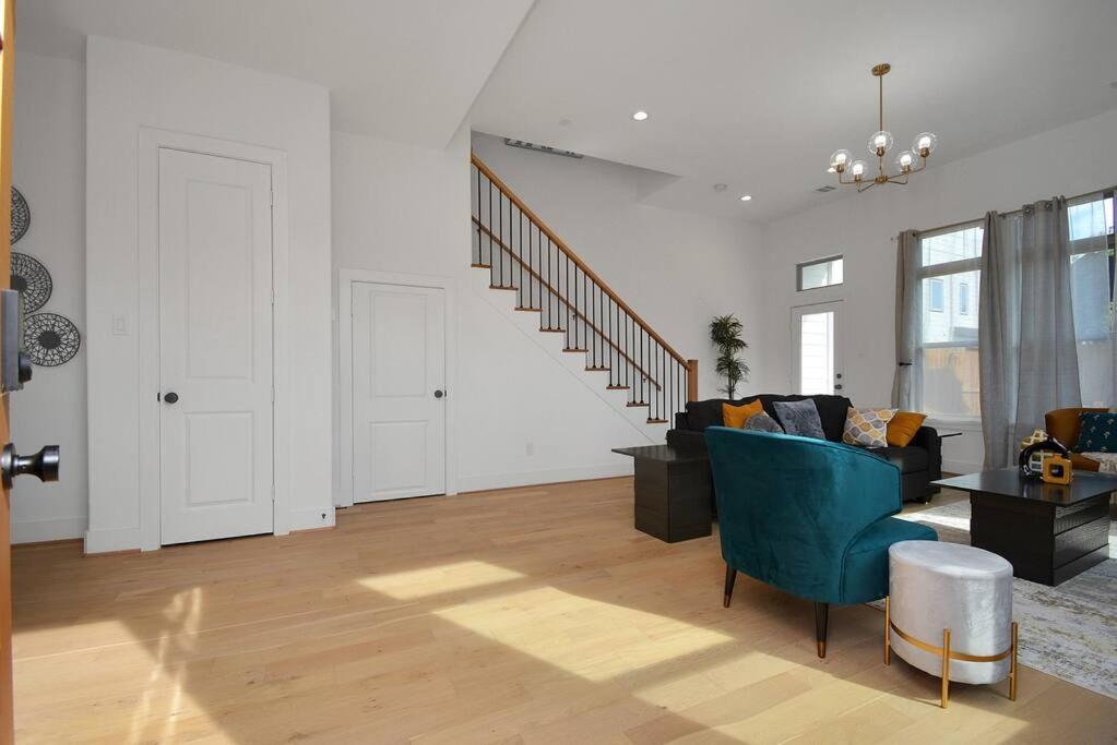 Casa vacanze Blissful Getaway With Hot Tub & Backyard Near Downtown *